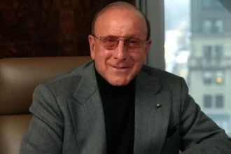 Legendary Music Executive Clive Davis Dies at 94, Leaving Behind One of Music’s Greatest Legacies